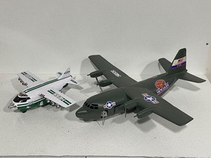 lot 56 image: Toy Planes