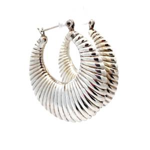 lot 55B image: Scalloped Seashell Puffy Croissant Hoop Earrings