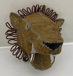 lot 35 image: Vintage African Lion Beaded Wallpiece In Beads And Wire 6 x 7