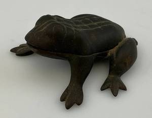lot 36 image: Vintage Cast Metal Frog Match Stick HolderStriker  2 T x 3 12 L 3 12 W