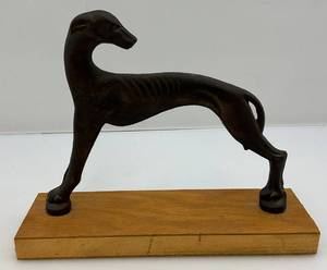lot 37 image: Vintage Casted Metal Greyhound Ashtray Stand Handle 7 38 L 6 H x 34 W