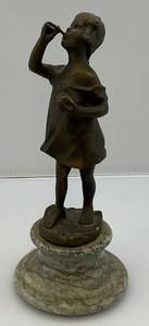 lot 45 image: Vintage Brass Girl Playing The Flute With Basket 9 Figurine