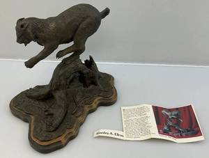 lot 125 image: Vintage Stanley A. Efron 10 x 12 Bronze Lynx Statue