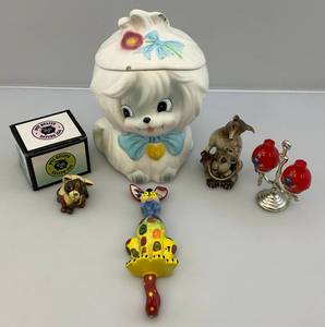 lot 129 image: Misc. Vintage Items