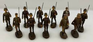 lot 137 image: Rare 1930s Elastolin Composition Soldiers