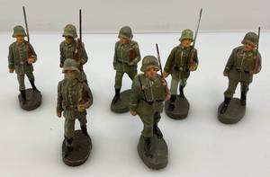 lot 139 image: 1930s Elastolin Lineol Composition GERMAN Soldiers