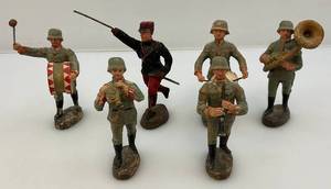 lot 141 image: 1930s Elastolin Lineol Composition Marching Band Soldiers