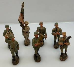 lot 142 image: 1930s Elastolin Lineol Composition Marching Band Soldiers