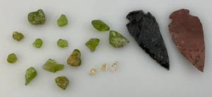 lot 165 image: Antique Arrow Heads & Gems & Possible Diamonds