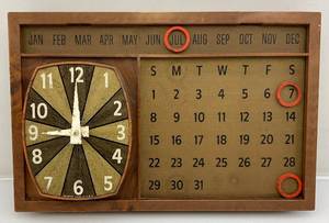lot 174 image: Vintage Spartus Calendar Clock (NEEDS NEW CORD) Untested