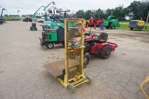 Sumner Model EL-405 Material Handling Stacker Lift