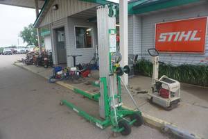 2015 Genie Model SLC- 24 Manual Moving Material Lift