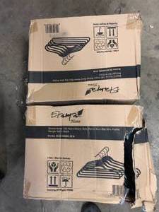 Lot of Elama Black Plastic Hangers 100-Pack  Customer Returns See Pictures