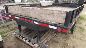 lot 13 image: 91 x 165 Flatbed Truck Box