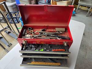 lot 19 image: Craftsman Tool Chest with Tools