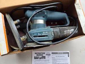 lot 35 image: Black & Decker Sand Storm Sander