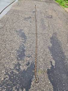lot 72 image: 17 Chain with 2 Hooks
