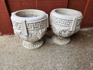 lot 80 image: Lot of 2 Cement Patio Flower Pots