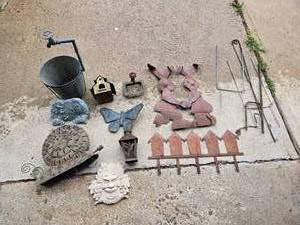lot 91 image: Large Lot of Yard and Garden Decor