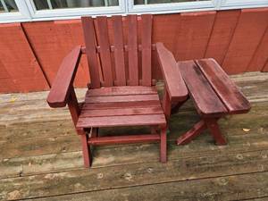 lot 99 image: Wooden Patio Chair and Small Wooden Table