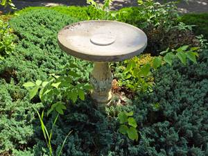 lot 102 image: Cement Bird Bath