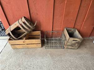 lot 121 image: Wooden Boxes, Metal Milk Crate