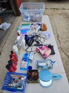 lot 132 image: Huge Lot of Bathroom and Personal Care Items