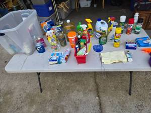 lot 136 image: Large Lot of Household Cleaning Supplies