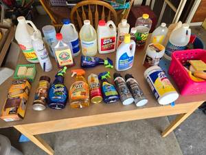 lot 137 image: Huge Lot of Household Cleaning Supplies