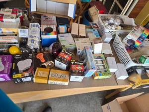 lot 143 image: Huge Lot of Light Bulbs