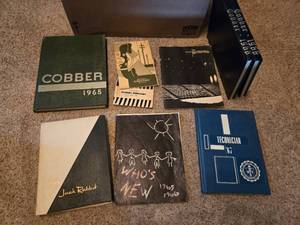 lot 204 image: Lot of Yearbooks 1960s - Cobber