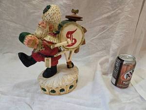 lot 221 image: O Joyful Sound Santa - The David Frykman Portfolio Numbered Music Box 4562500 from 1995