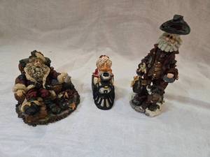 lot 223 image: Santa and Friends Boyds Bears Collectibles and Other