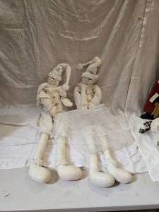 lot 228 image: 40 Tall Skinny Snowmen Dolls