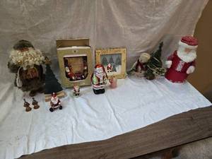 lot 231 image: Santa Clauses, Christmas Frames, Bells