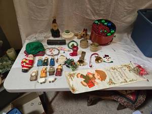 lot 236 image: Large Lot of Christmas and Nativity Figures