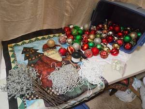 lot 238 image: Christmas Banner, Decorative Pearls, Bulbs