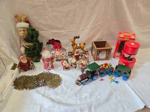 lot 245 image: Christmas Bunny and Other Cute Christmas Decor