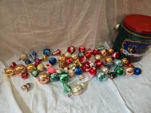 lot 249 image: Lot of Older Christmas Tree Bulbs