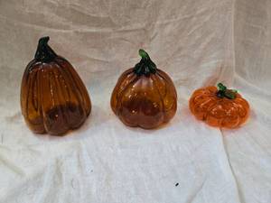 lot 263 image: Glass Pumpkins Halloween  Fall Decor