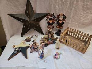 lot 271 image: Stars and Patriotic Decor