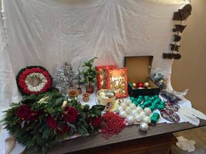 lot 272 image: Christmas Tree Ornaments and Other Christmas Decor
