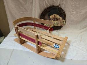 lot 278 image: Wooden Sleigh Decor and Snowman Wreath