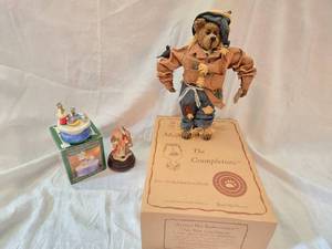 lot 279 image: Crumpletons Bear, Santa Clause, Mini Action Musical