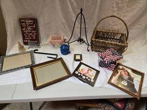 lot 288 image: Branch Basket, Wall Decor Land of the Free, Picture Frames and Others