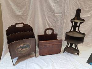 lot 300 image: Magazine Holders, Corner Shelf
