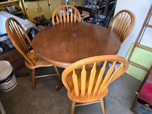 lot 317 image: Round Dining Room Table and 4 Chairs - 41 Diameter - Some Small Scratches