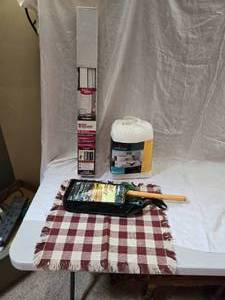 lot 332 image: Microfiber Full Sheet Set, Duster, 32x64 Blinds