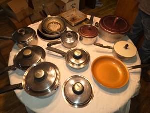 lot 338 image: Large Lot of Pots and Pans