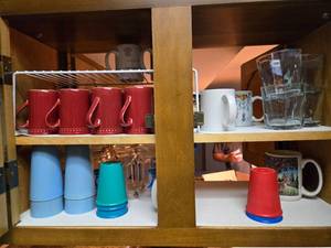 lot 345 image: Coffee Cups, Plastic Glasses, Glass Glasses